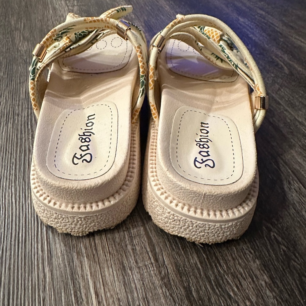 Pineapple Print Women's Sandals - Picture 5 of 6
